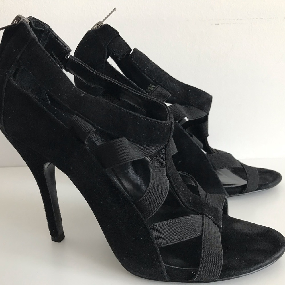 Elizabeth and James Size 8 Suede High Heel Sandals